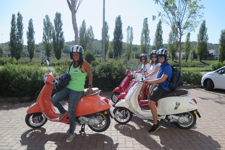 Florence: Toscane Vespa Tour naar San GimignanoBESTUURDER (18+)