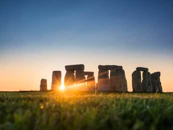 Von London: Stonehenge Inner Circle und Windsor Day Trip Von London: Stonehenge Inner Circle und Windsor Day Trip