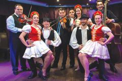 Budapeste: Cruzeiro com Jantar, Opereta e Show Folclórico