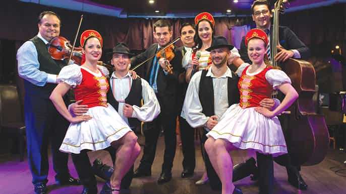 Budapest: crucero con cena, opereta y folclore