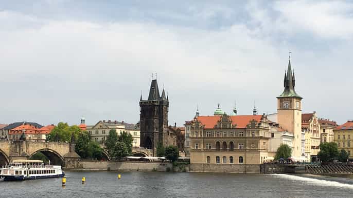 prague 2hour night cruise with dinner
