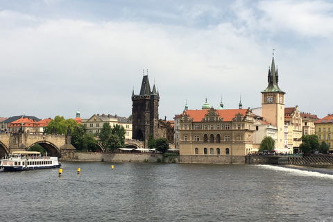 Prag: 1 timmes kryssning på floden VltavaPrag: Båttur på floden Vltava i en timme