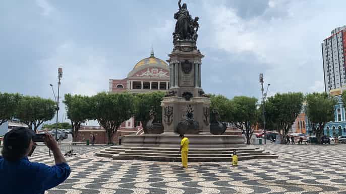 manaus tour a piedi della storia del boom di gomma con una guida locale