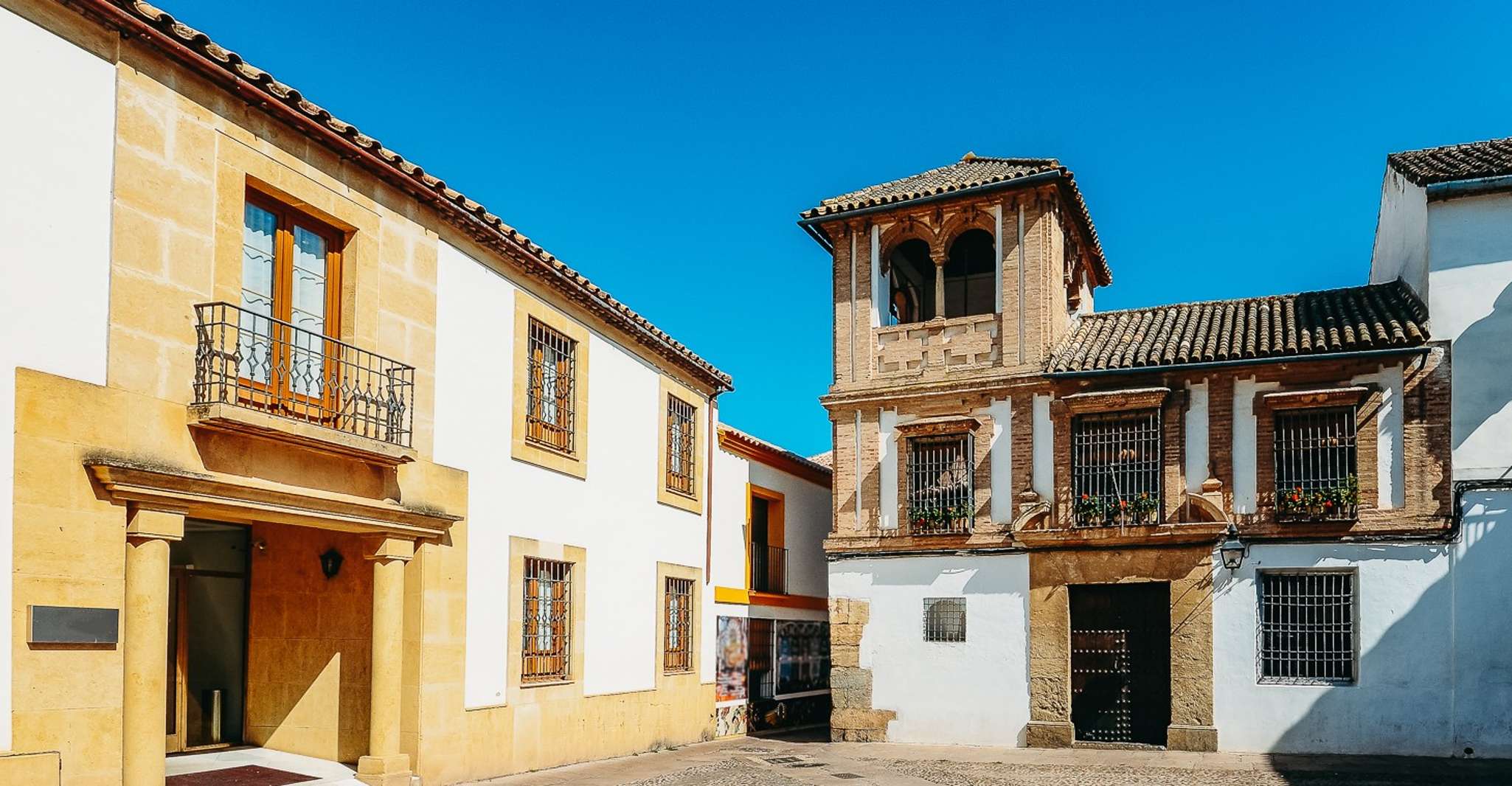 Córdoba, Jewish Quarter, Synagogue, Mosque, and Alcázar Tour - Housity