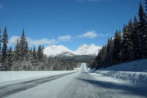 winter transfer between jasper and lake louise or banff