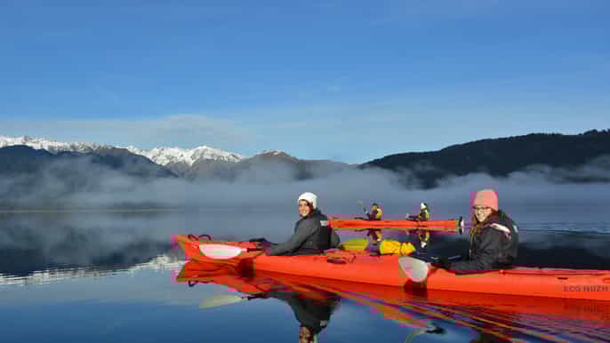franz josef excursão de caiaque de 3 horas no lago mapourika