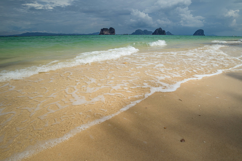 Koh Lanta: 4 Islands and Emerald Cave Snorkeling Trip