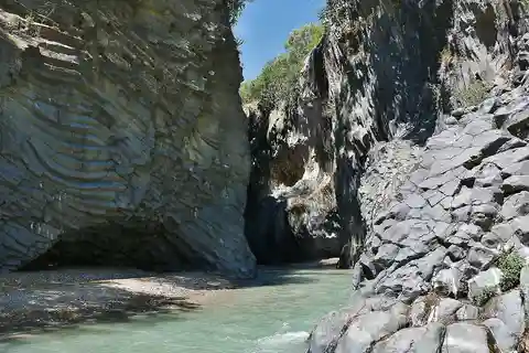 Katania: Wycieczka na wulkan Etna i do parku Alcantara