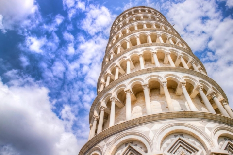 Livorno: Excursión en tierra acompañada a Pisa con la torre inclinadaTour con acceso a la torre inclinada - Inglés