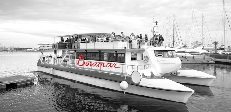 Valencia: Catamaran Cruise with Drink