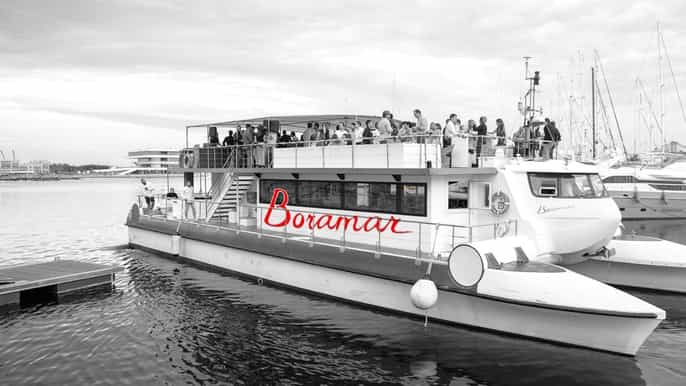 Valencia: crucero en catamarán con bebida