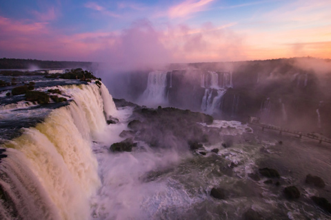 Lot helikopterem nad wodospadami Iguazu z transferemPrzelot helikopterem z transferem