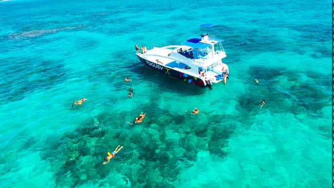 punta cana catamaran tour with taiguey emotion show