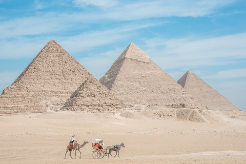 El Cairo: tour de medio día por las pirámides en camello o carruaje de caballosTour privado en carruaje sin tarifas de entrada