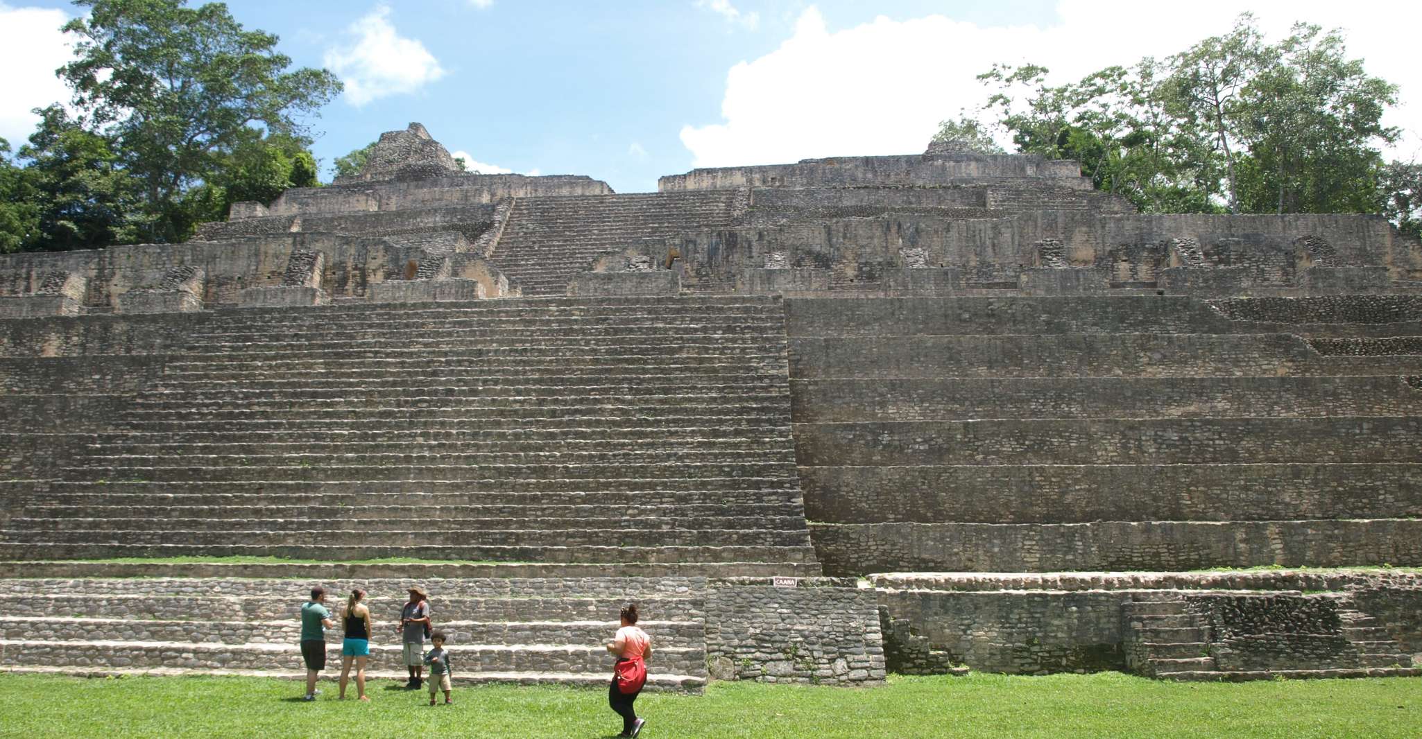 San Ignacio, Caracol Maya Ruinas y Cataratas con Almuerzo - Hizvo