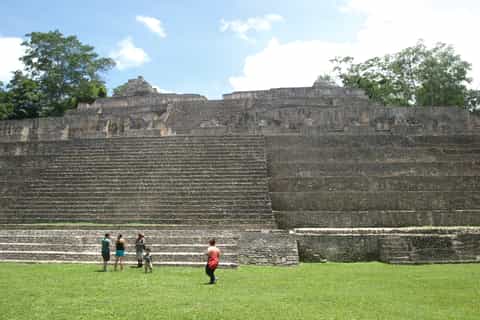 San Ignacio: Caracol Maya Ruins & Waterfall Tour with Lunch