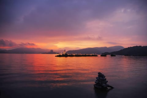 From Taipei: Private 4-Day West & South Taiwan Tour - Image 2