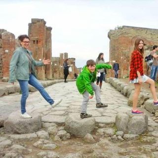 2-Hour Pompeii Happy Tour for Children