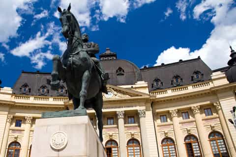 Tour privato della città di Bucarest privato con tasse d'ingresso