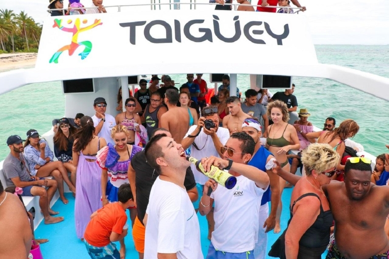 Punta Cana: Katamaran-Tour & Taiguey Emotion Show