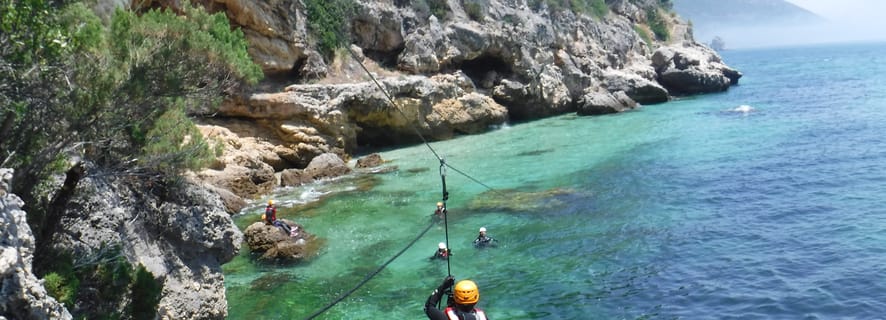 Coasteering em Portinho da Arrábida