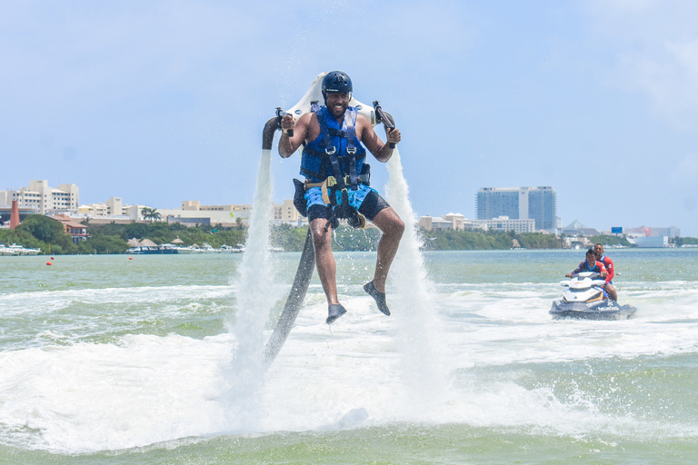 Cancún: paseo en mochila propulsoraVuelo en jetpack de 20 minutos