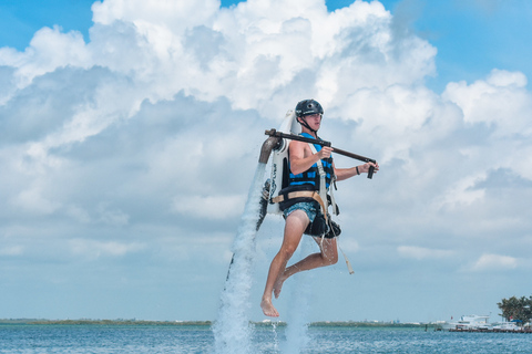 Cancún: paseo en mochila propulsoraVuelo en jetpack de 20 minutos