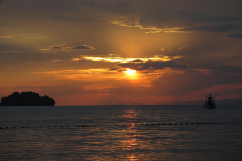 Krabi: 4 Island Sunset Small Group Tour with Night Snorkel