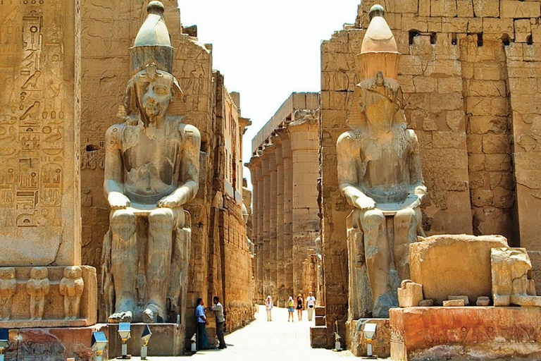 Ab Scharm El-Scheich: Tagestour nach Luxor per Flugzeug