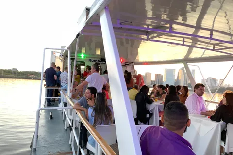 Buenos Aires: Cruzeiro ao pôr do sol em Puerto Madero com bar aberto