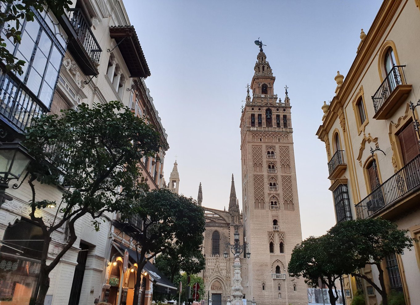 Sevilla: Tapas, taverner og historisk byvandring