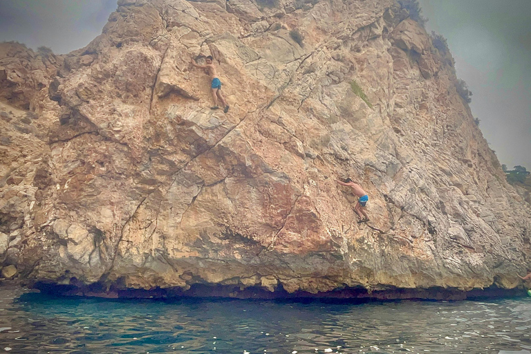 Granada: Deep Water Soloing in Calahonda Pier