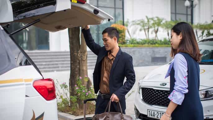 hanoi private airport transfer to or from halong bay