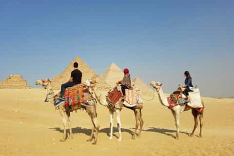 From Hurghada: Private Day Trip to Cairo with Meals