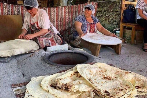 Viagem à Symphony of Stones, Geghard e cozimento de Lavash em Garni