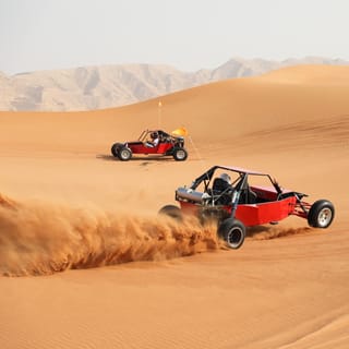 Dubai: aventura autônoma com buggy de 2.000 cc