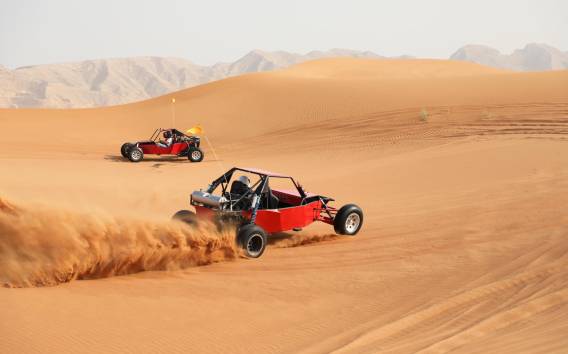 Dubai: Fahrerlebnis im 2000 cc Ranger-Dünenbuggy