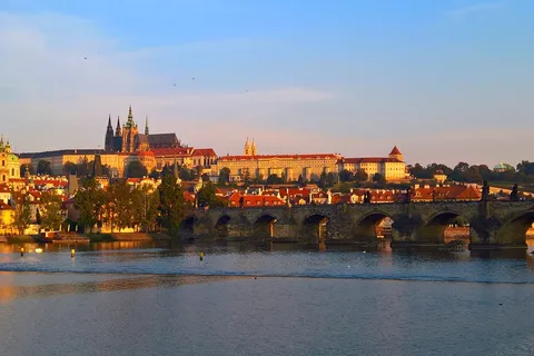 Halvdags byrundtur i Praha med bil