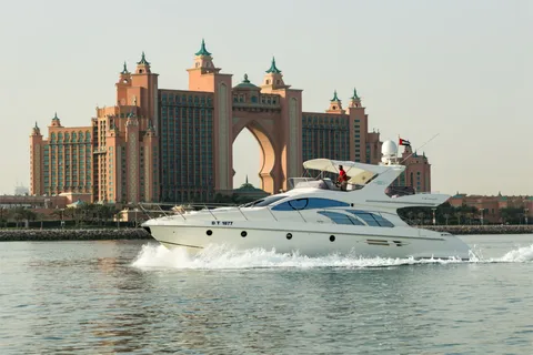 Dubai: Private Luxury Yacht Cruise for up to 20 People