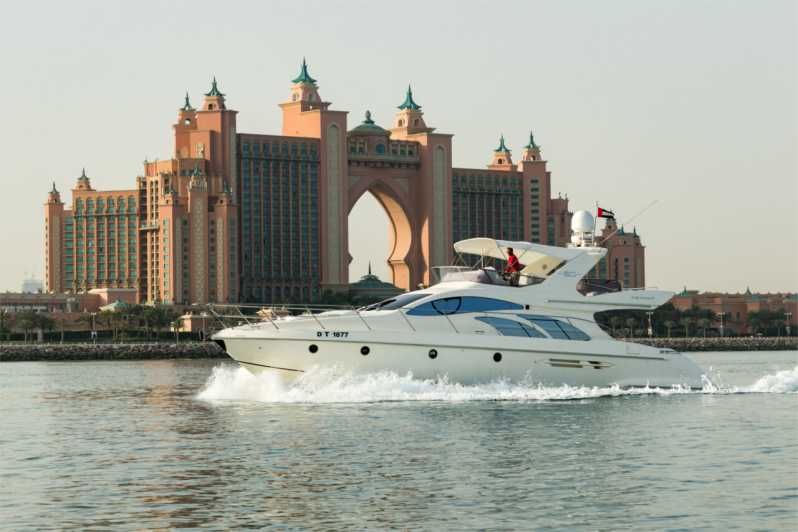 Дубаи: Приватно крстарење луксузном јахтом за до 20 особа