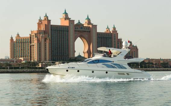 Dubai: Private Luxusyacht-Tour für bis zu 20 Personen