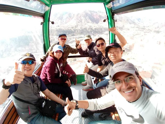 Visit La Paz: Cable Car Ride Tour with Food Tasting in La Paz