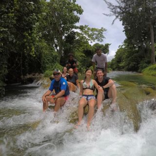 Port Vila: excursion d'une journée en kayak sur la rivière et cascades