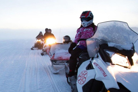 Levi: pesca no gelo por snowmobile