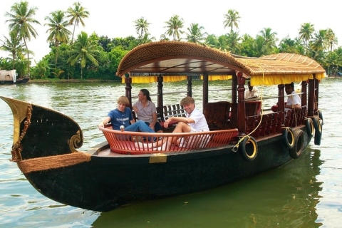 Ab Hafen Kochi: Kanutour im Nebengewässer & Fort Kochi TourTour am Morgen mit Mittagessen