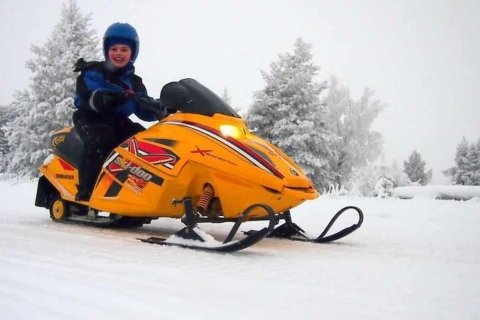 Levi: Safari familiar en motos de nieve en Laponia