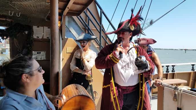 st. augustine treasure hunt cruise with onboard show
