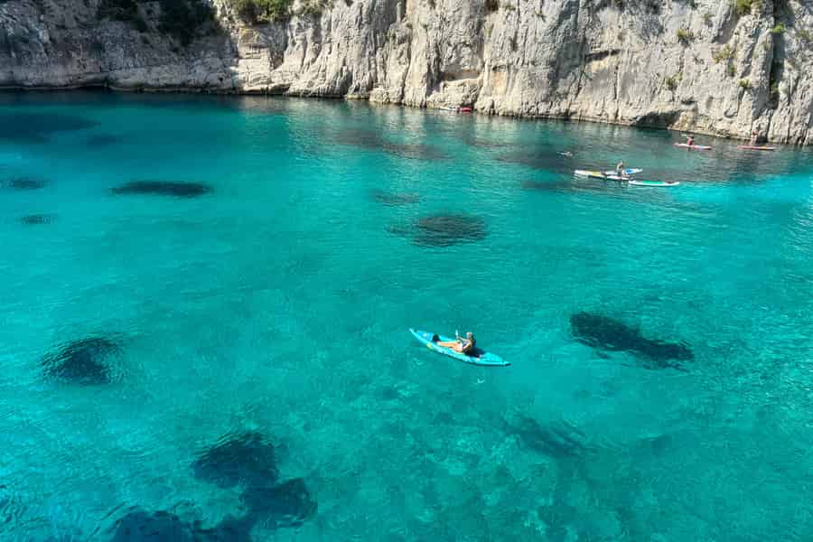 Cassis: Kajakfahren im Nationalpark Calanques. Foto: GetYourGuide Cassis: Kajakfahren im Nationalpark Calanques. Foto: GetYourGuide