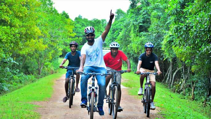 galle small group morning cycling and tuktuk tour