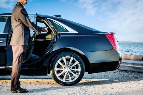 Nassau: One-Way Private Airport to Hotel Transfer Service